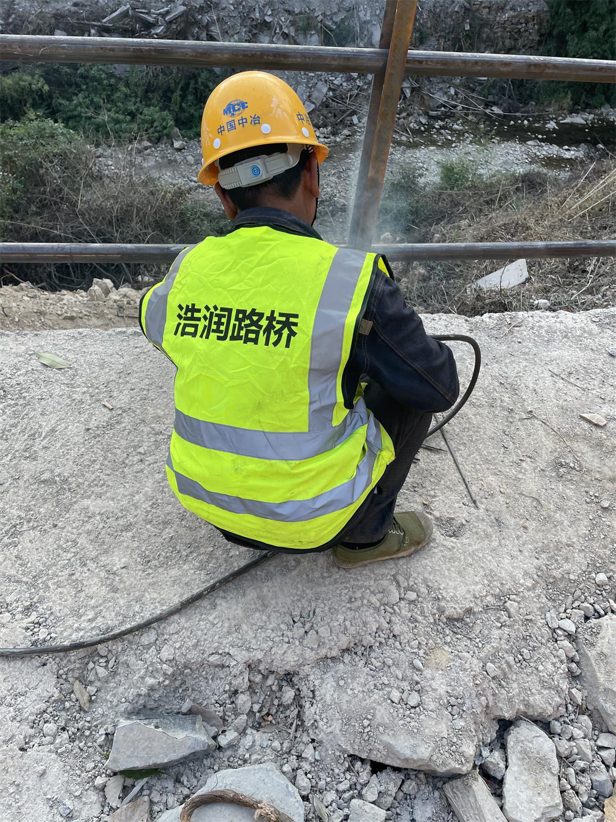 湖南浩潤(rùn)路橋機(jī)械有限公司,郴州公路鋼橋設(shè)計(jì)制造加工,郴州鋼管樁橋梁設(shè)計(jì)制造加工 湖南浩潤(rùn)路橋機(jī)械有限公司,郴州公路鋼橋設(shè)計(jì)制造加工,郴州鋼管樁橋梁設(shè)計(jì)制造加工